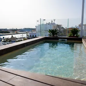 https://apartamentos-nueva-ribera.es-andalucia.com